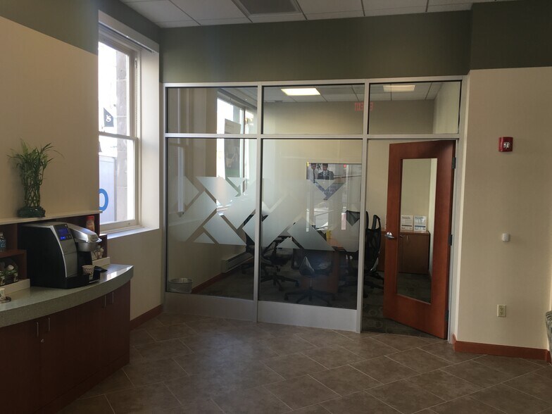 More Photos Of 385 George St, New Brunswick Restaurant For Lease