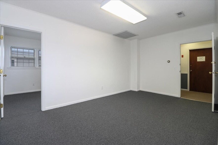More Photos Of 346 Gifford St, Falmouth Office For Sale