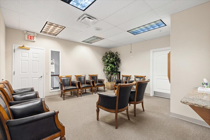 More Photos Of 912 Northwest Hwy, Fox River Grove Medical For Sale