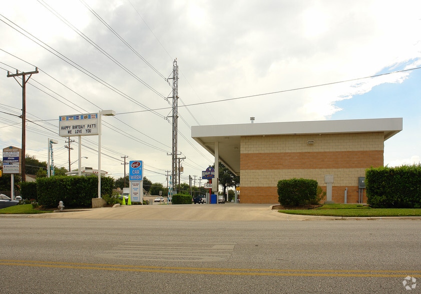 More Photos Of 12343 West Ave, San Antonio General Retail For Sale