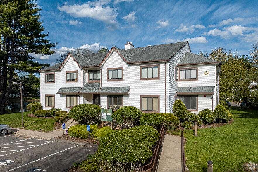 More Photos Of 2 Forest Park Dr, Farmington Medical For Lease