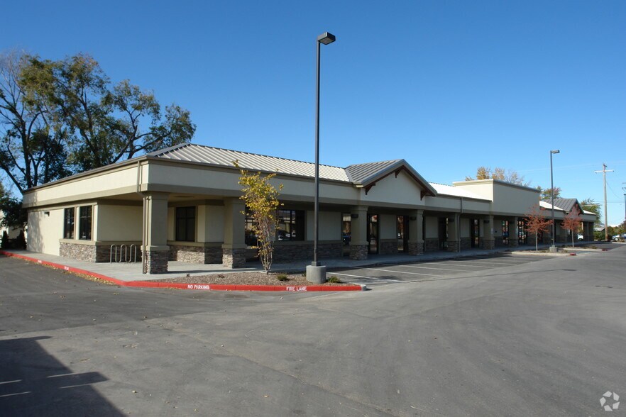 More Photos Of 8505-8517 W Overland Rd, Boise Restaurant For Lease