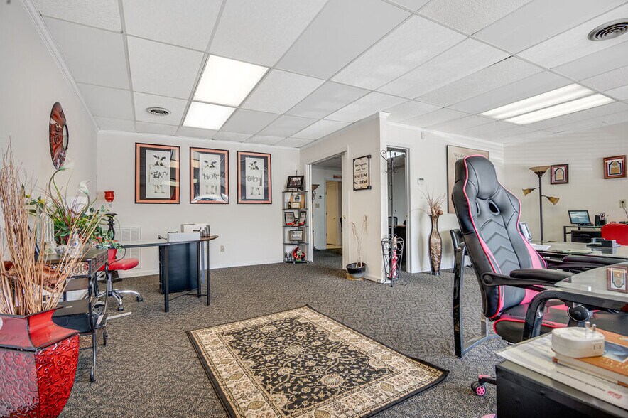 More Photos Of 1212-1216 Gum Branch Rd, Jacksonville General Retail For Sale