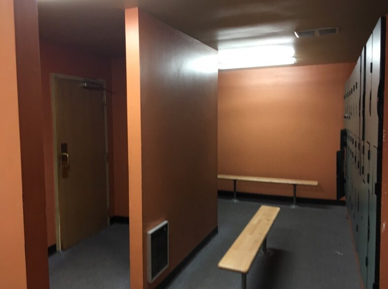 More Photos Of 105 Warwick St, Lititz Freestanding For Sale