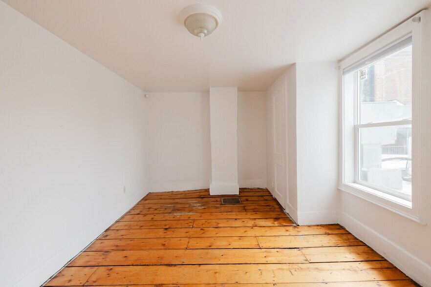 More Photos Of 323 Warren St, Hudson Storefront Retail Residential For Sale