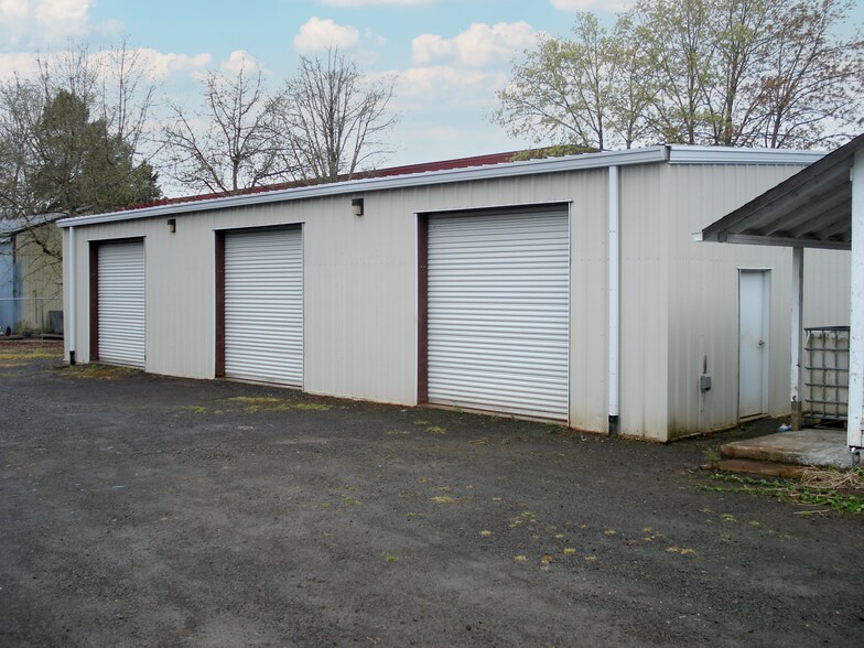 More Photos Of 9760 SW Tigard St, Tigard Light Manufacturing For Lease