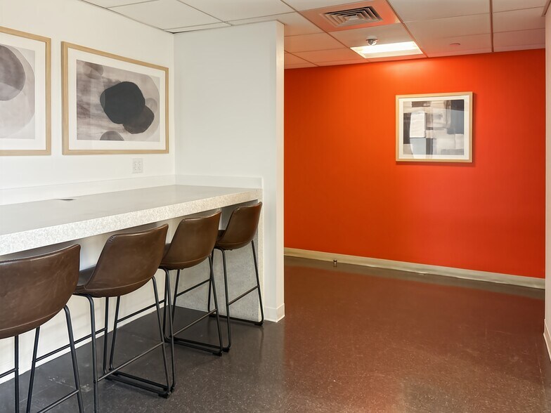 More Photos Of 49-55 Davis Sq, Somerville Coworking Space