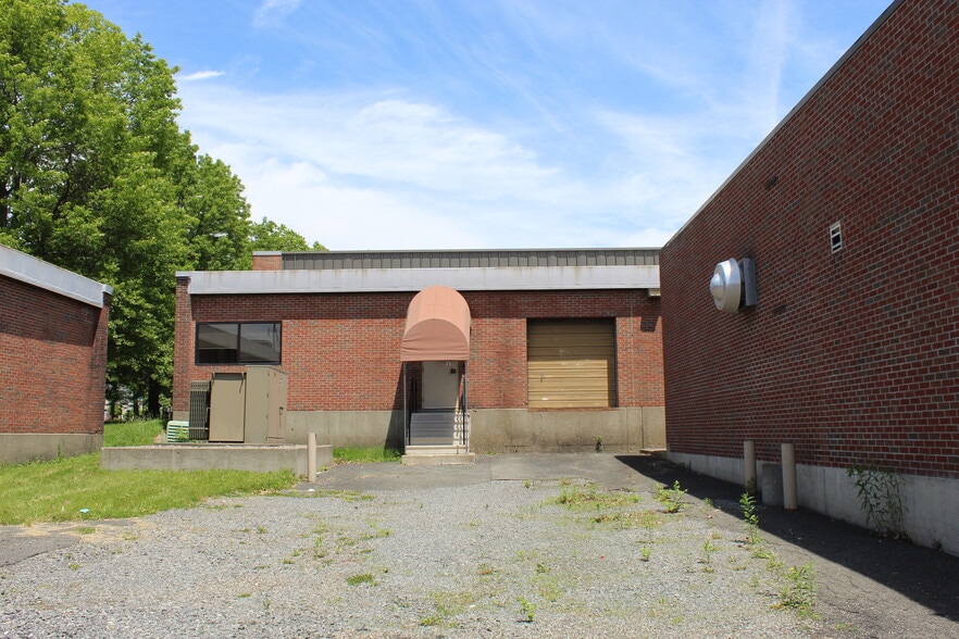 More Photos Of 200 Jordan Rd, Troy Office For Lease