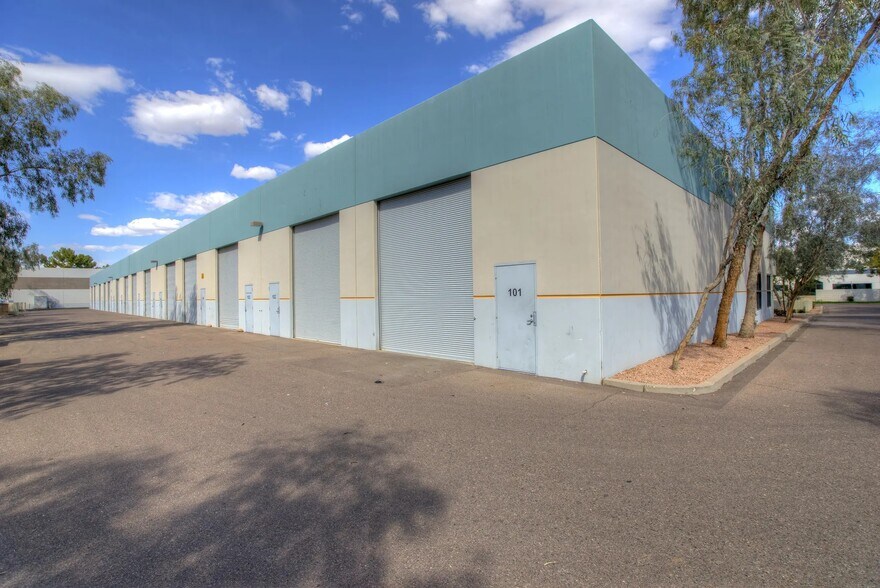 More Photos Of 1750 S Los Feliz Dr, Tempe Distribution For Lease