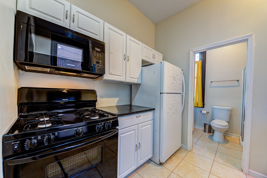 More Photos Of 5817 Ellsworth Ave, Pittsburgh Storefront Retail Office For Lease