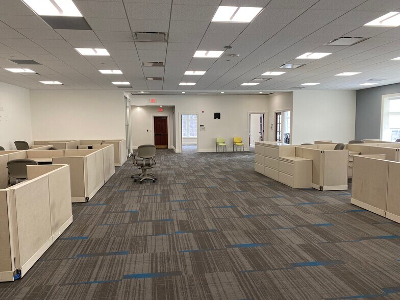 More Photos Of 130 S Union St, Traverse City Office For Lease