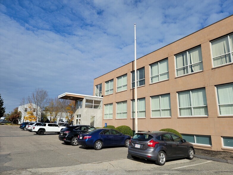 More Photos Of 760 Chief Justice Cushing Hwy, Cohasset Office For Lease