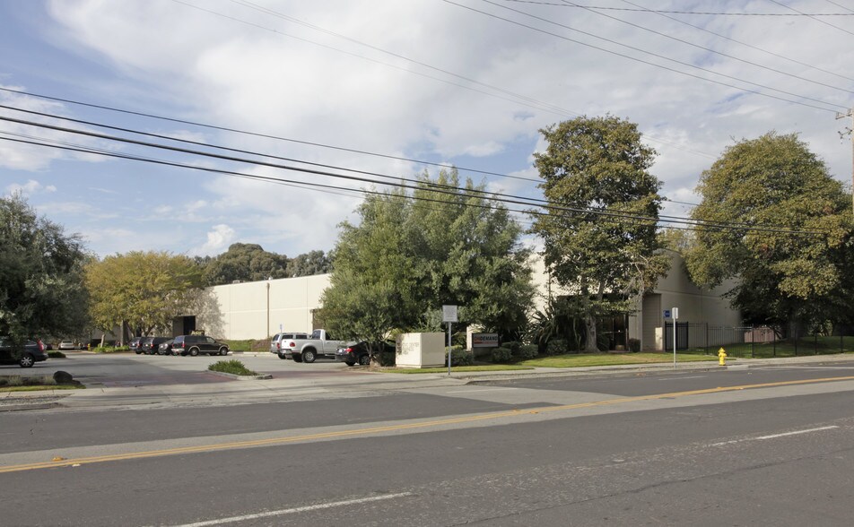 Primary Photo Of 1181 N 4th St, San Jose Light Manufacturing For Lease