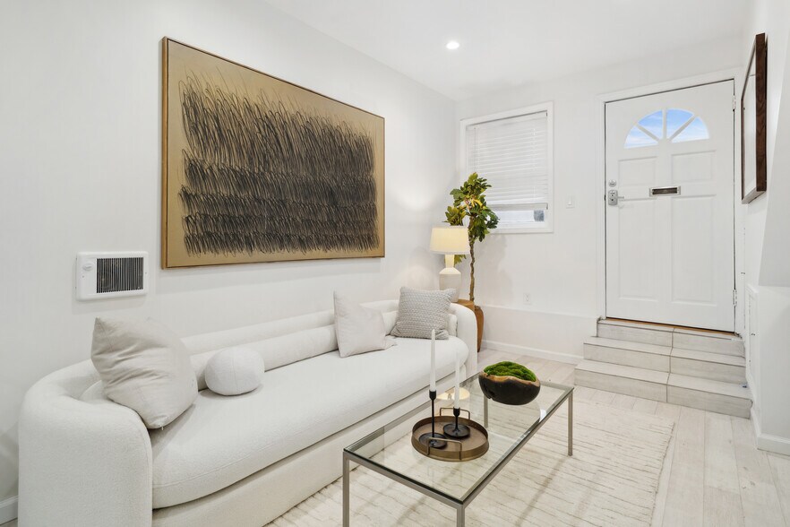 More Photos Of 17-19 Card Aly, San Francisco Apartments For Sale