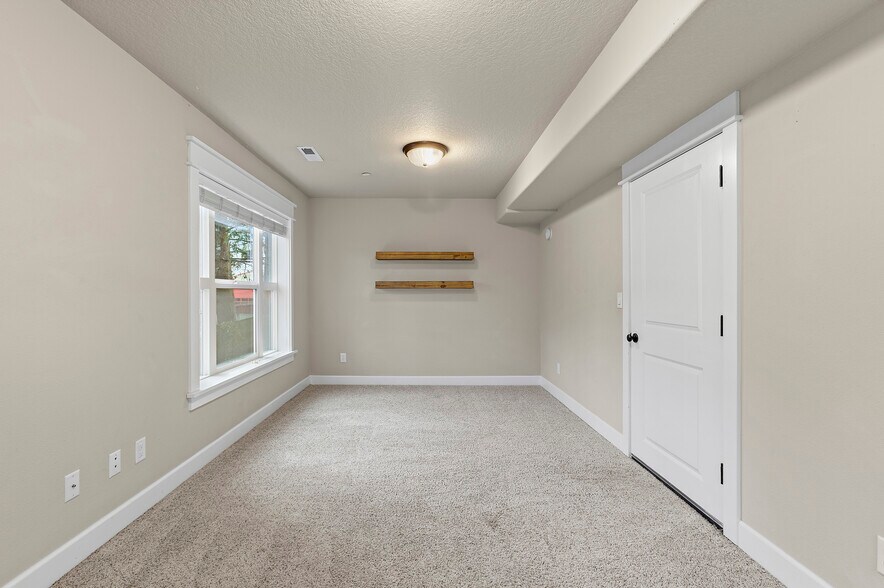 More Photos Of 9414 SE Causey Ave, Happy Valley Apartments For Sale