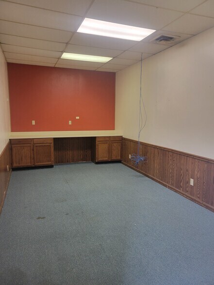 More Photos Of 248 W 2nd St, Chadron Warehouse For Sale