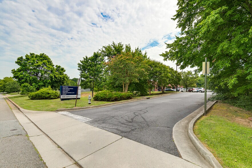 More Photos Of 2571 Homeview Dr, Henrico Medical For Lease