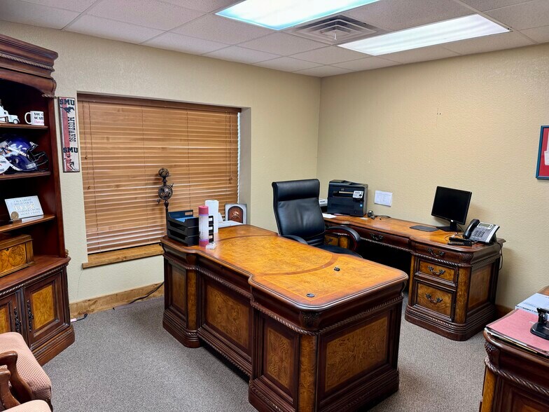 More Photos Of 464 Cool Jct, Millsap Manufacturing For Lease