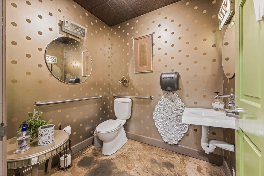 More Photos Of 626 Rood Ave, Grand Junction Restaurant For Sale