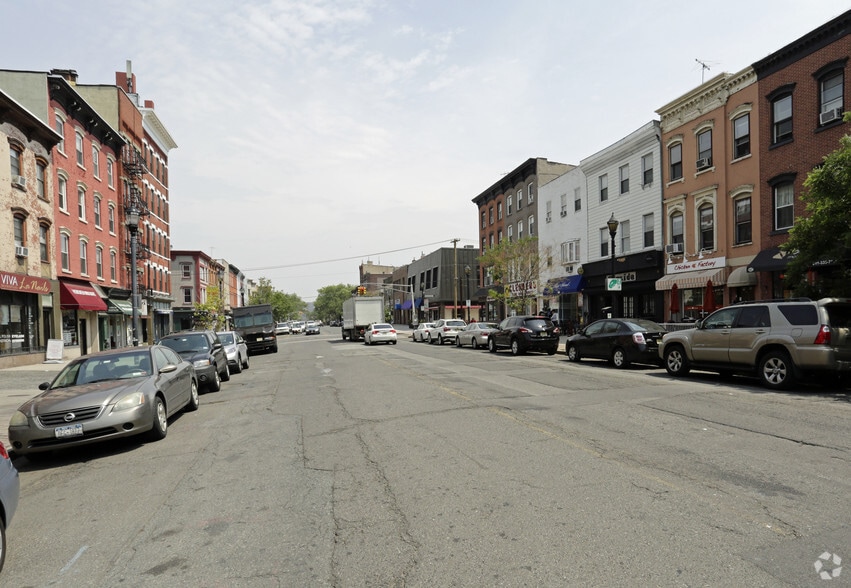 More Photos Of 605 Washington St, Hoboken Storefront For Lease