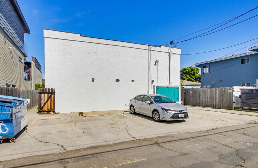 More Photos Of 4957 Cape May Ave, San Diego Apartments For Sale