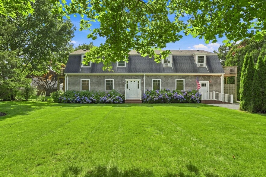 More Photos Of 148 Katama Rd, Edgartown Flex For Sale
