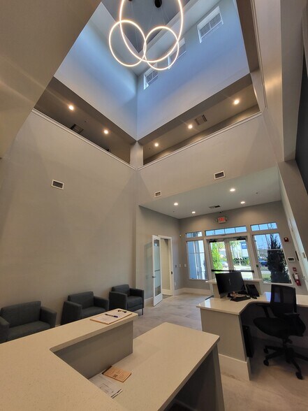 More Photos Of 3602 Colonial Ct, Fort Myers Office For Lease