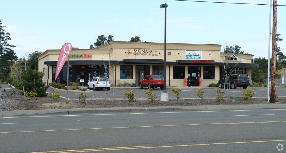 More Photos Of 2775 Highway 101, Florence Storefront Retail Residential For Lease