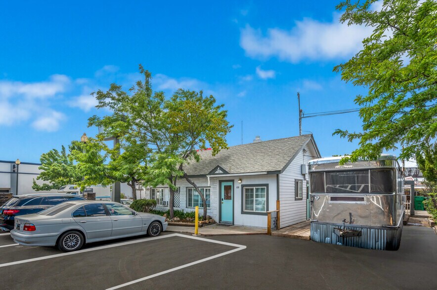 More Photos Of 2150 Victorian Ave, Sparks Apartments For Sale