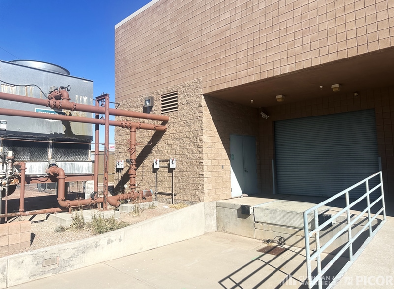 More Photos Of 4051 W Costco Dr, Tucson Research And Development For Sale