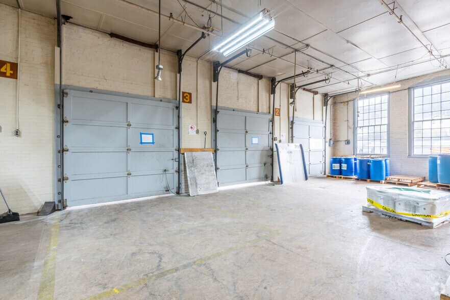 More Photos Of 2001 N Chamberlain Ave, Chattanooga Light Manufacturing For Sale