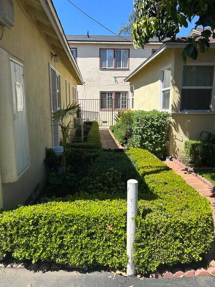 More Photos Of 14757 Sylvan St, Van Nuys Apartments For Sale