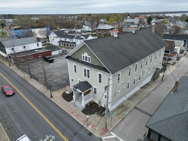 More Photos Of 28 Market St, Warren Theater Concert Hall For Lease