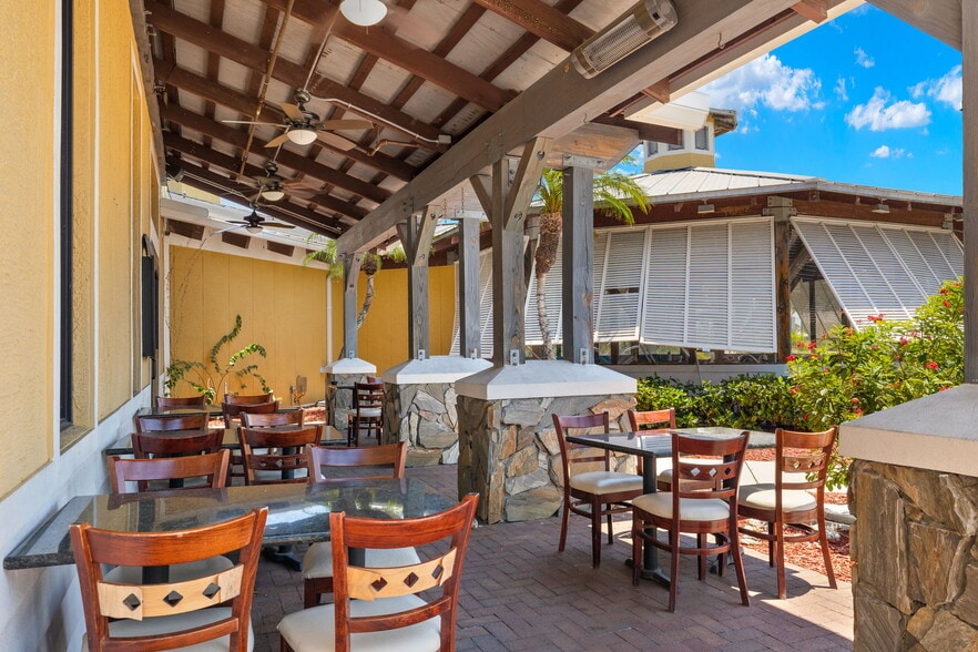 More Photos Of 17650 San Carlos Blvd, Fort Myers Supermarket For Sale