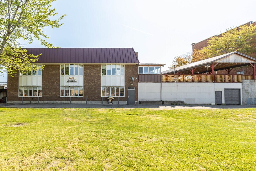 More Photos Of 24 S First St, Fulton Restaurant For Sale