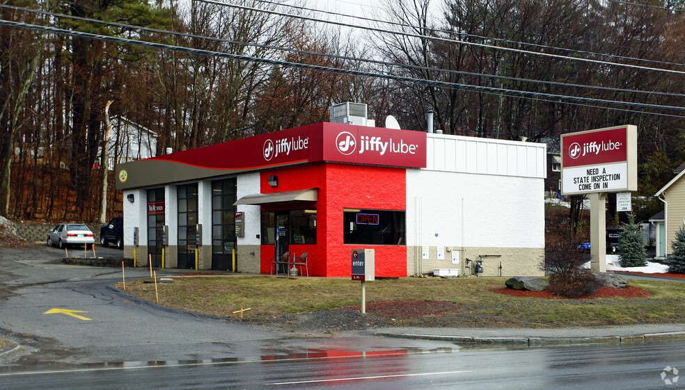 Primary Photo Of 194 N Broadway, Salem Auto Repair For Sale