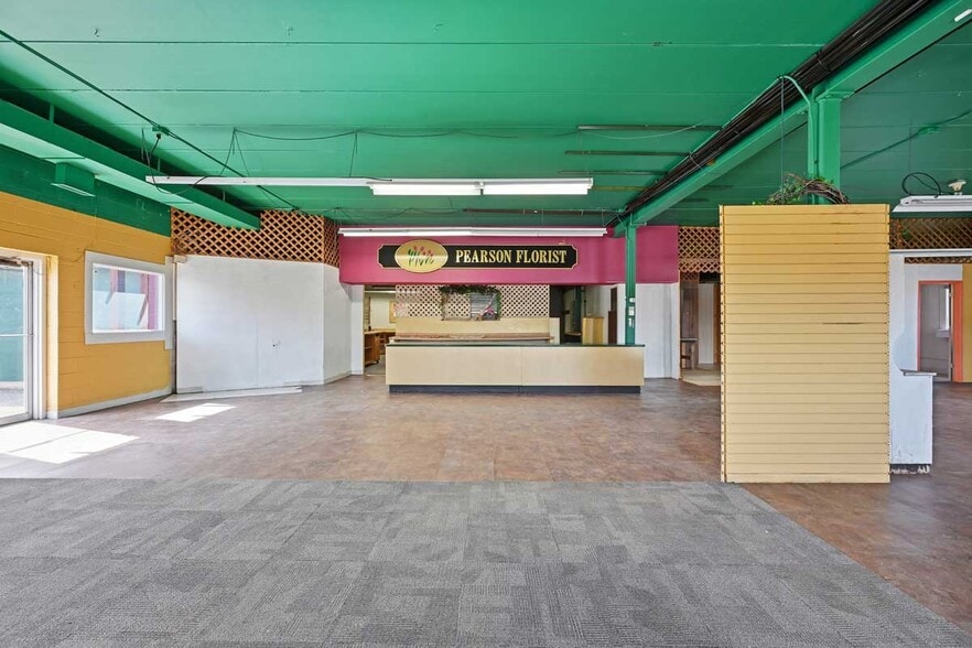 More Photos Of 112 Sommerville St S, Shakopee Freestanding For Sale