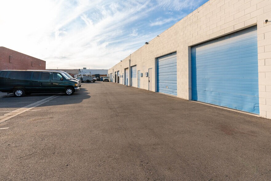 More Photos Of 7733 Densmore Ave, Van Nuys Service For Lease