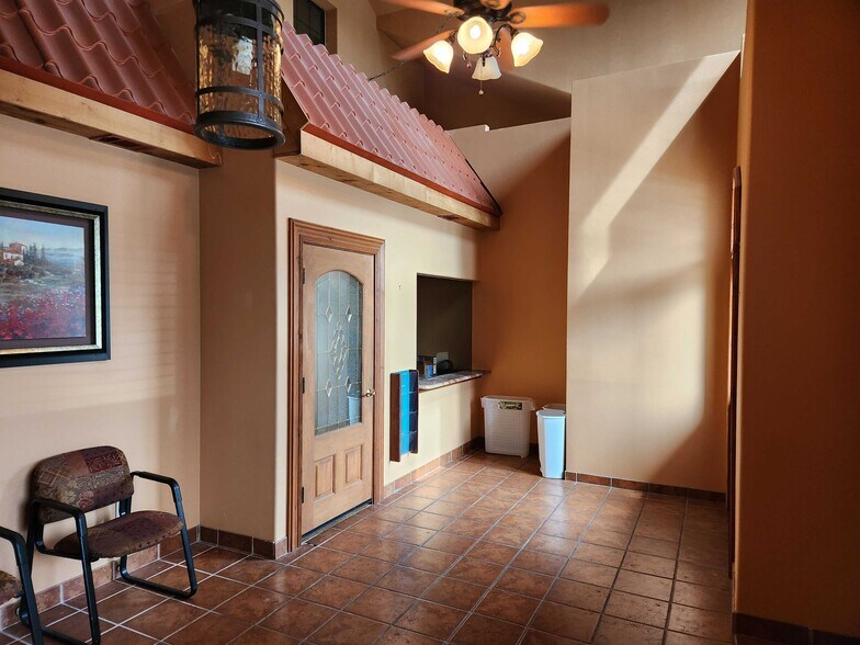More Photos Of 7700 Cat Hollow Dr, Round Rock Medical For Lease