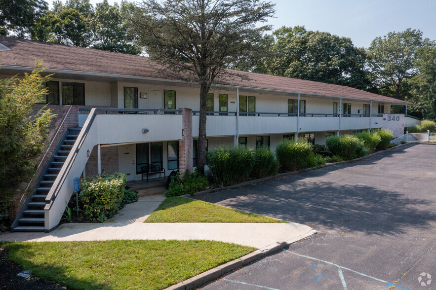 Primary Photo Of 340 Veterans Memorial Hwy, Commack Office For Lease