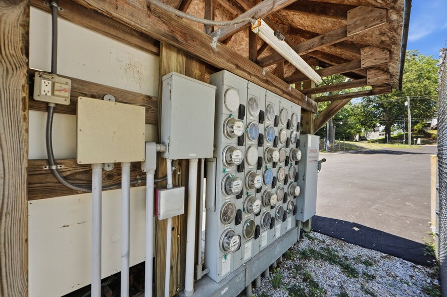 More Photos Of 7813 Leymar Rd, Glen Burnie Marina For Sale