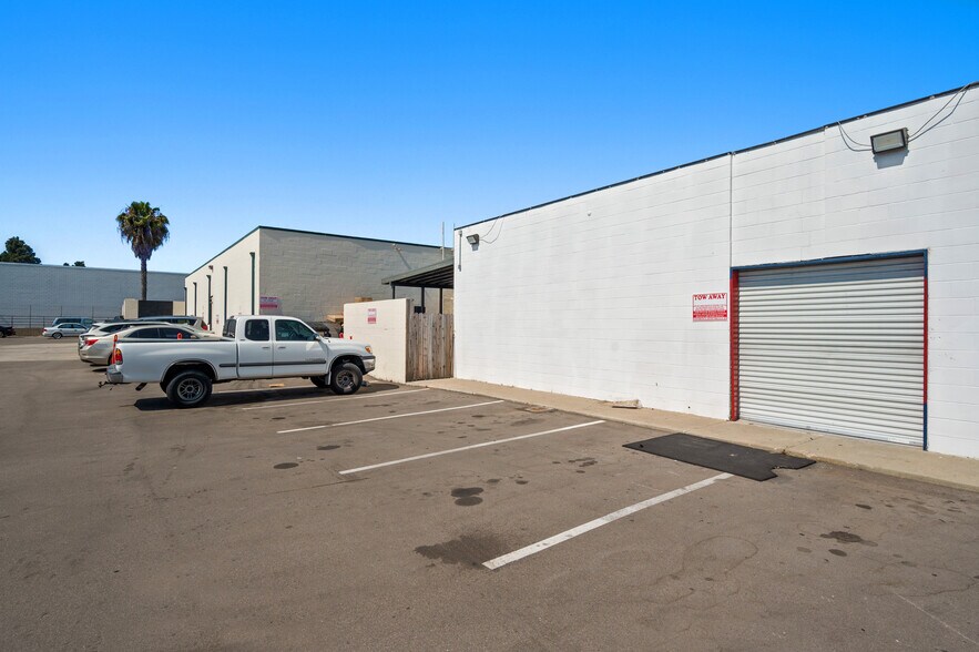 More Photos Of 8020 Ronson Rd, San Diego Warehouse For Lease