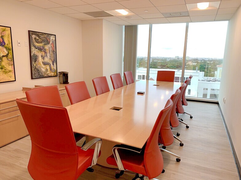 More Photos Of 255 Alhambra Cir, Coral Gables Office For Lease