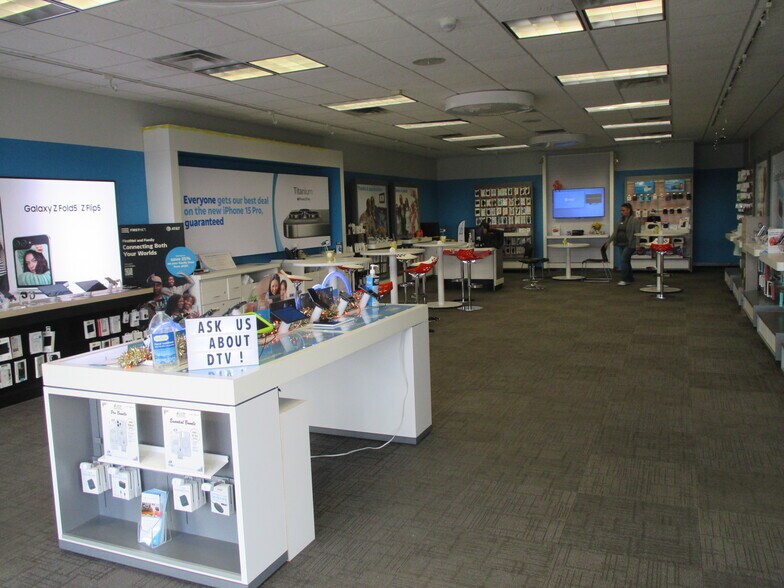 More Photos Of 2300-2304 S Main St, Rice Lake Storefront Retail Office For Sale