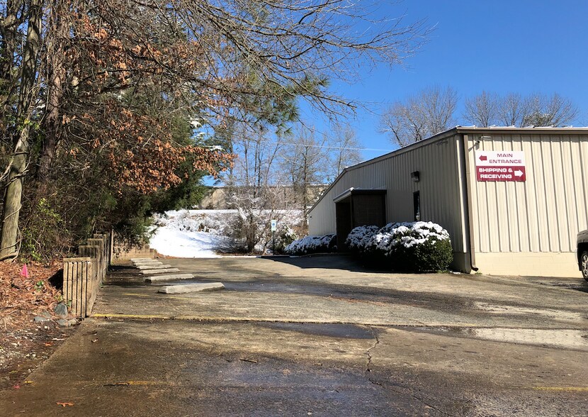 More Photos Of 121 S Lasalle St, Durham Warehouse For Lease