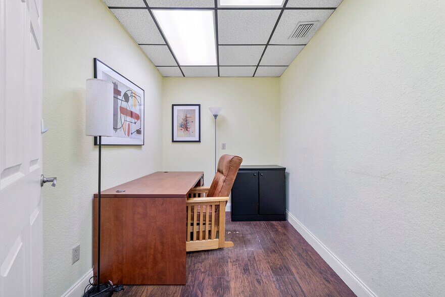 More Photos Of 1730 E Commercial Blvd, Fort Lauderdale Medical For Sale