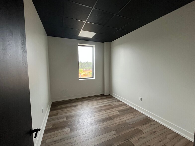 More Photos Of 6925 US-98 E, Santa Rosa Beach Office For Sale