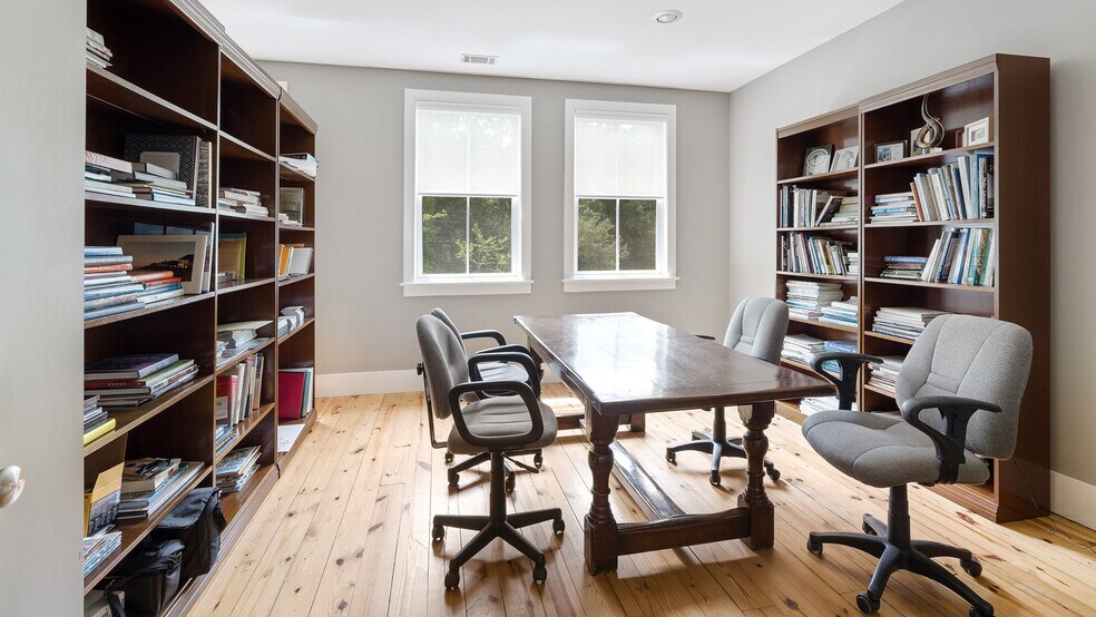 More Photos Of 19 Market, Beaufort Office For Lease