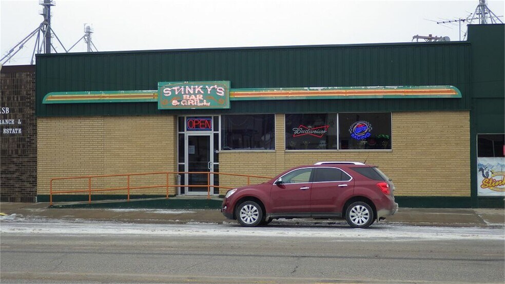 More Photos Of 920-924 Parriott St, Aplington General Retail For Sale
