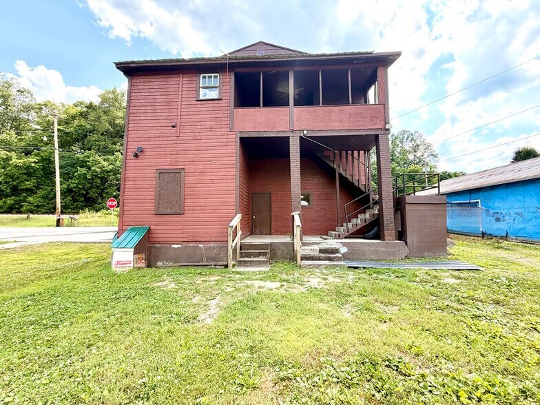 Primary Photo Of 484 Route 302, West Van Lear Specialty For Sale